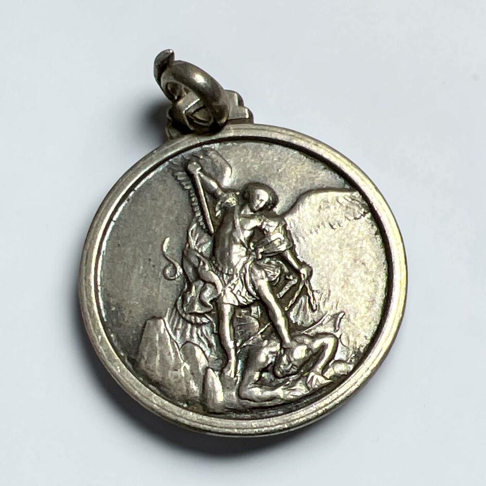 Vintage Italian 925 Sterling Silver St Michael Archangel Vatican Medal Pendant